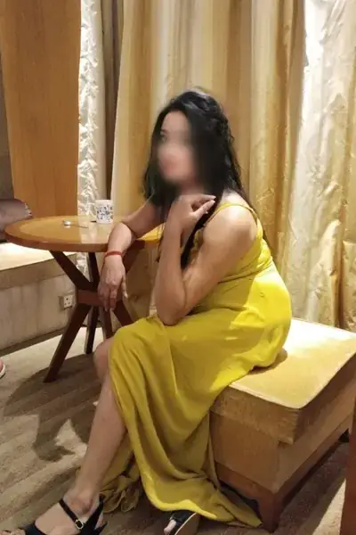 Aisha – Independent Call Girl in Lucknow | Gomti Nagar & Chinhat — image 3